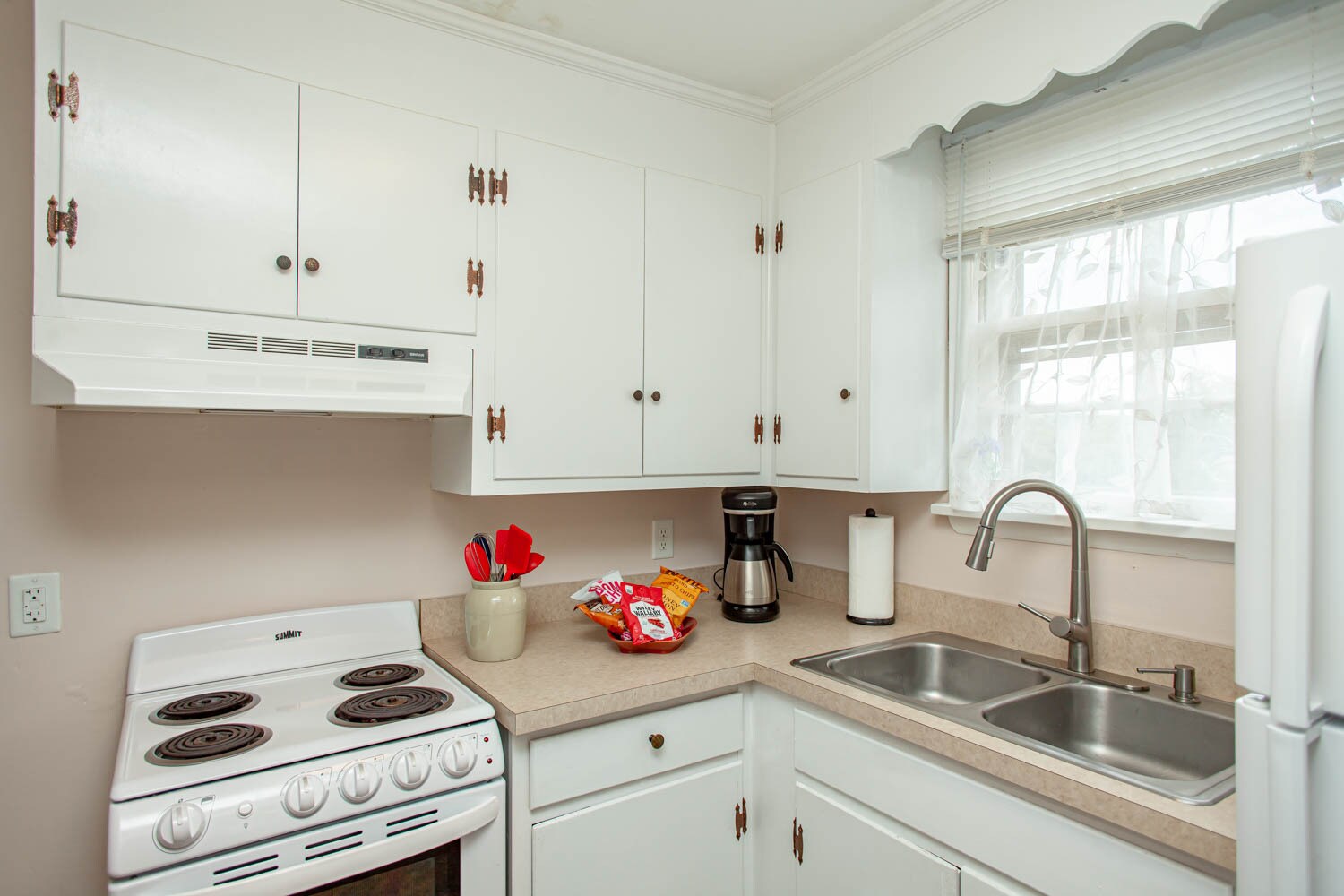 Building Photo - 402 13th ST NE