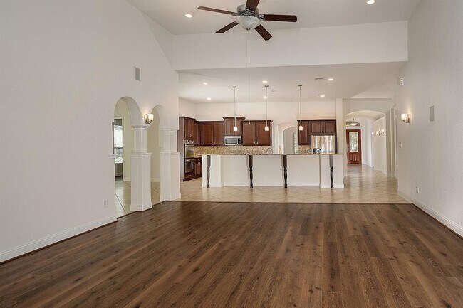 Building Photo - 46 Caprice Bend Pl