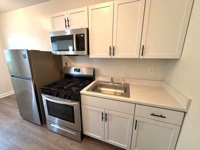 Building Photo - 116 44th Street NE