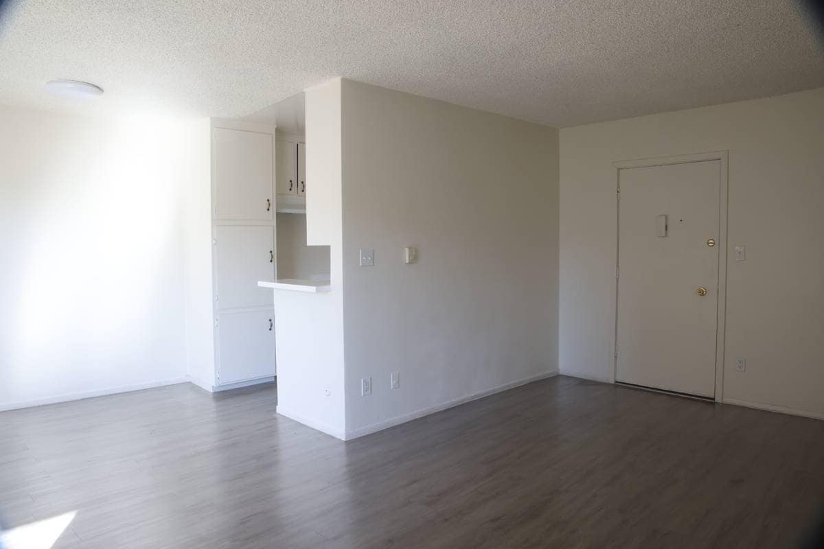 Building Photo - 915 N Wilton Pl