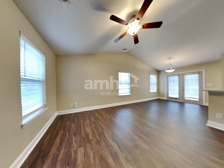 Building Photo - 105 Peterborough Dr