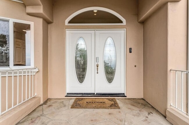 Building Photo - 1 Overlook Pl