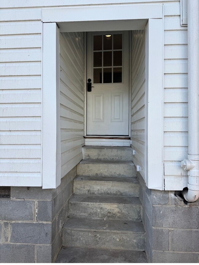 Building Photo - 305 W Main St