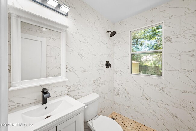 Building Photo - 569 W 49th St