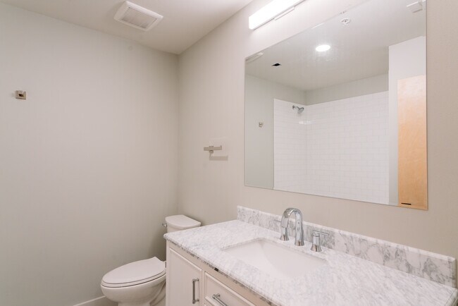 Building Photo - 210 W Peden Alley