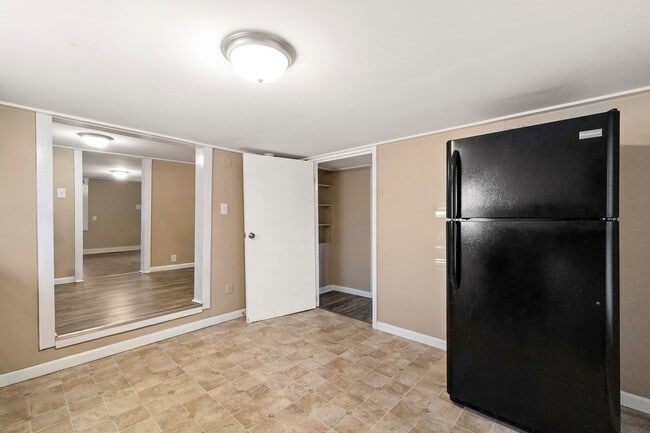 Building Photo - 109 Chapel St