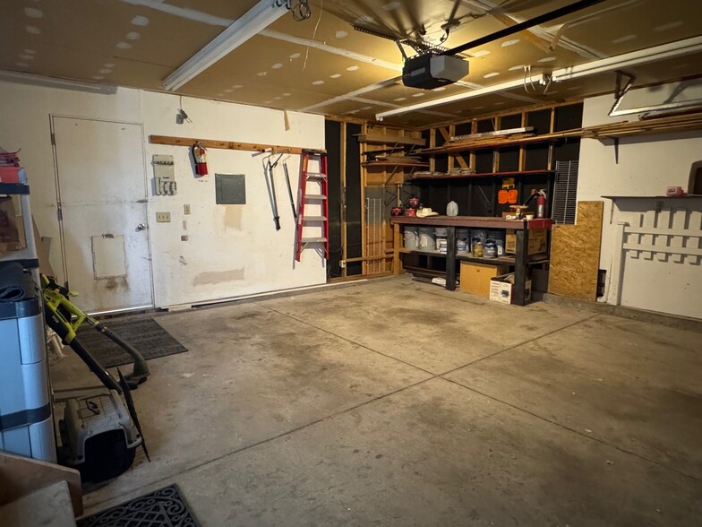 2 Car Garage - 7504 Liberty Bell Dr