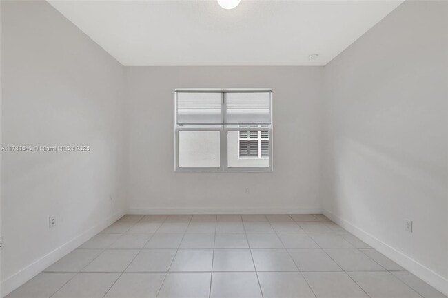 Building Photo - 12756 SW Clear Water Way