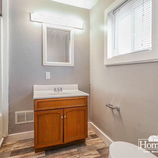 Building Photo - 4 bedrooms in River Park!