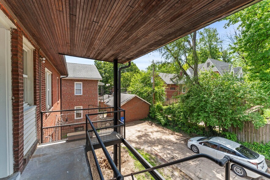 Building Photo - 7350 Amherst Ave