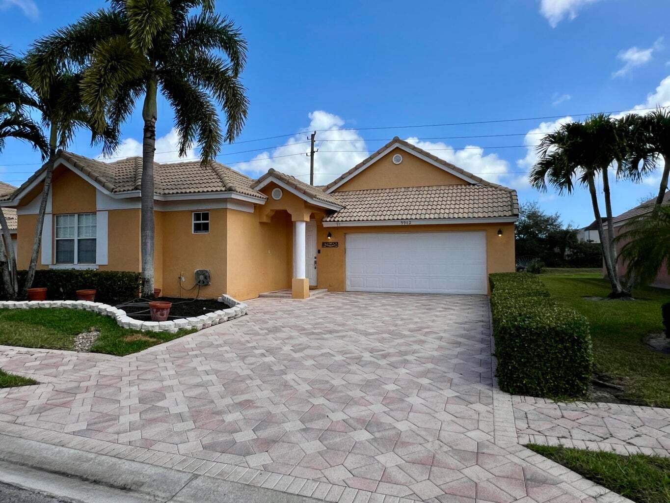 Building Photo - 9942 Boynton Gardens Way