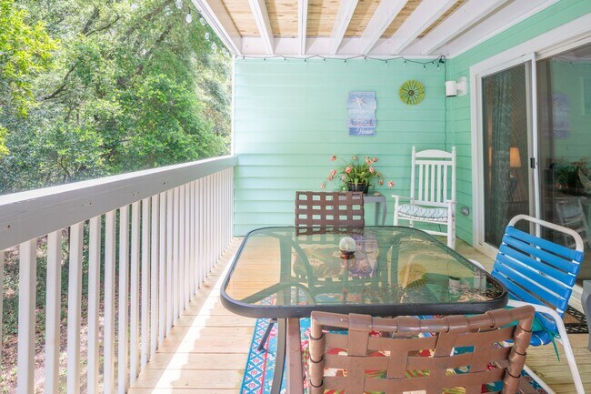 Building Photo - FURNISHED OFF-SEASON MONTHLY RENTAL - AVAILABLE MID-SEPTEMBER '25 (CALL FOR AVAILABLE MONTHS)