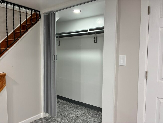 Building Photo - 408 3rd St