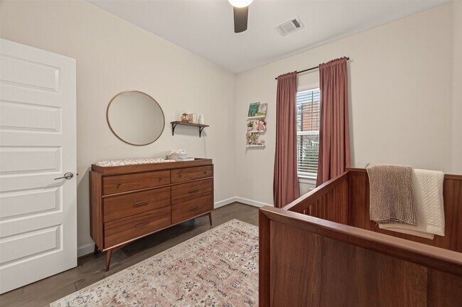 Building Photo - 1027 Gross St