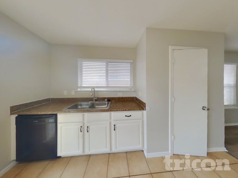 Building Photo - 2726 Candle Ridge Dr