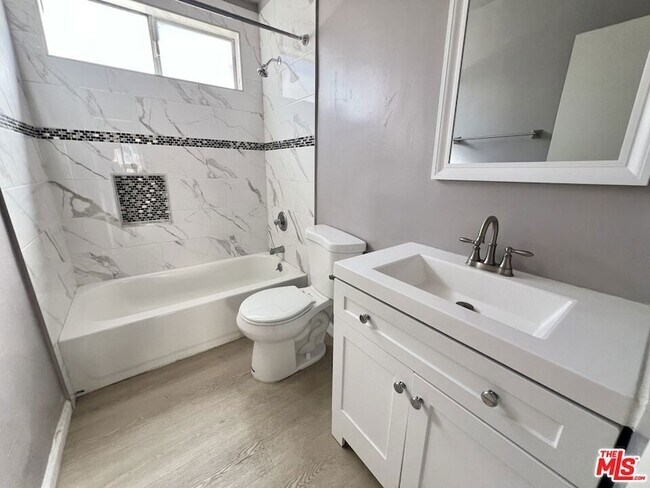 Building Photo - 1426 Orange Grove Ave