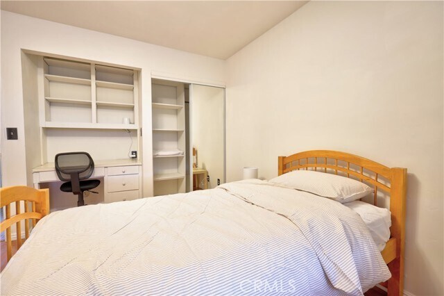 Building Photo - 2895 Woodlawn Ave