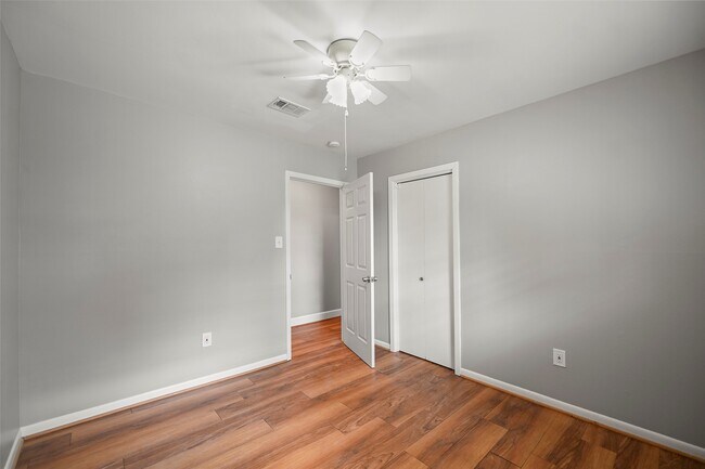 Building Photo - 209 Moss Hill Ln