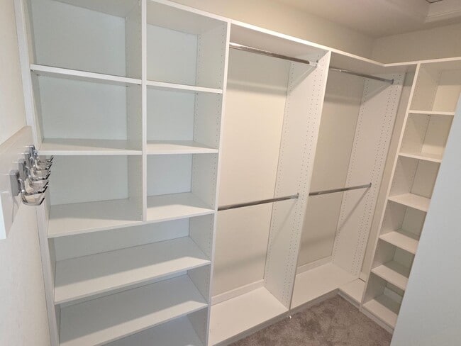 Building Photo - 4 bedroom Sussex home in Village Estates