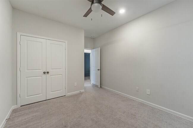 Building Photo - 2123 Rosewood Pnes Ln