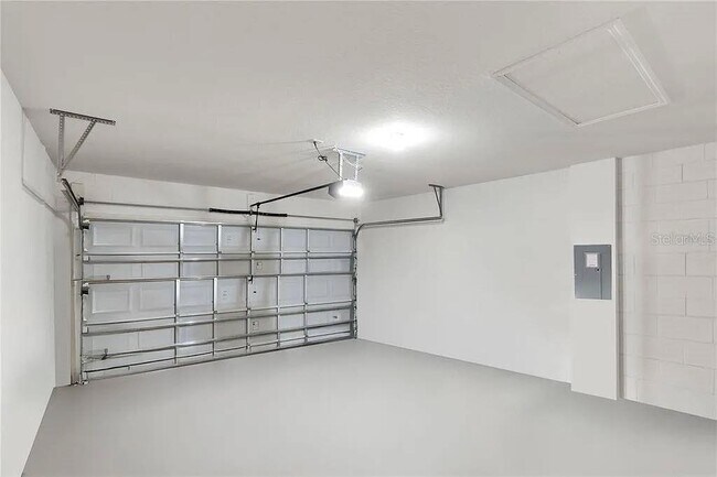Building Photo - 355 Gardenia Ct