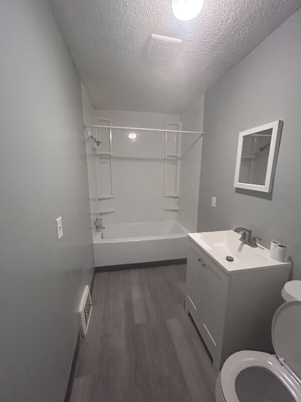 Building Photo - 3441 W 56th St