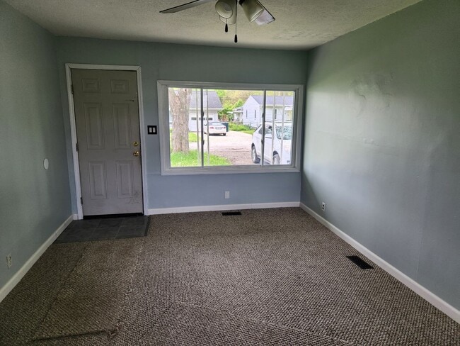 Building Photo - Cozy 2-bedroom house for Rent