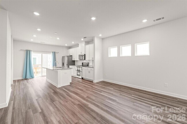 Building Photo - 7136 Bryce Ave