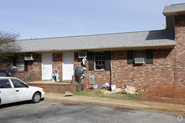 Building Photo - Chicora Court Apartments
