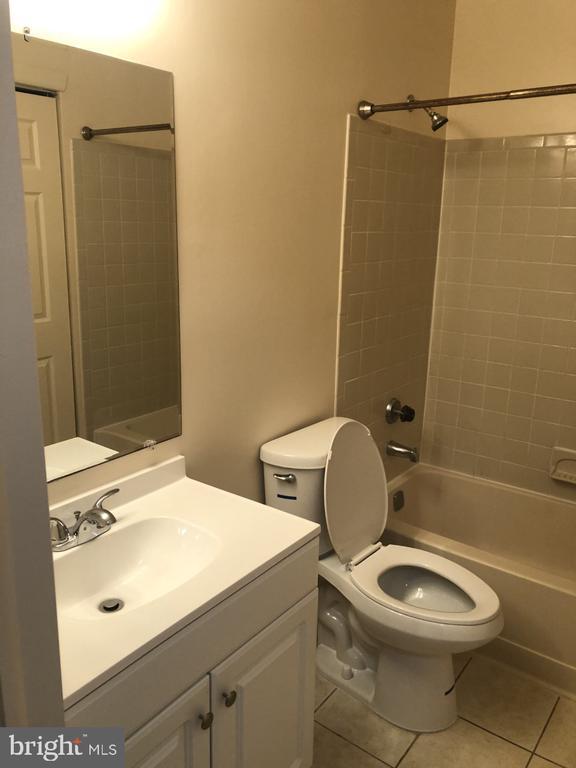 Building Photo - 1019 Ravens Crest Dr