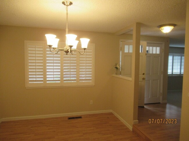 Building Photo - 3 Bedroom - Single Story in Browns Valley