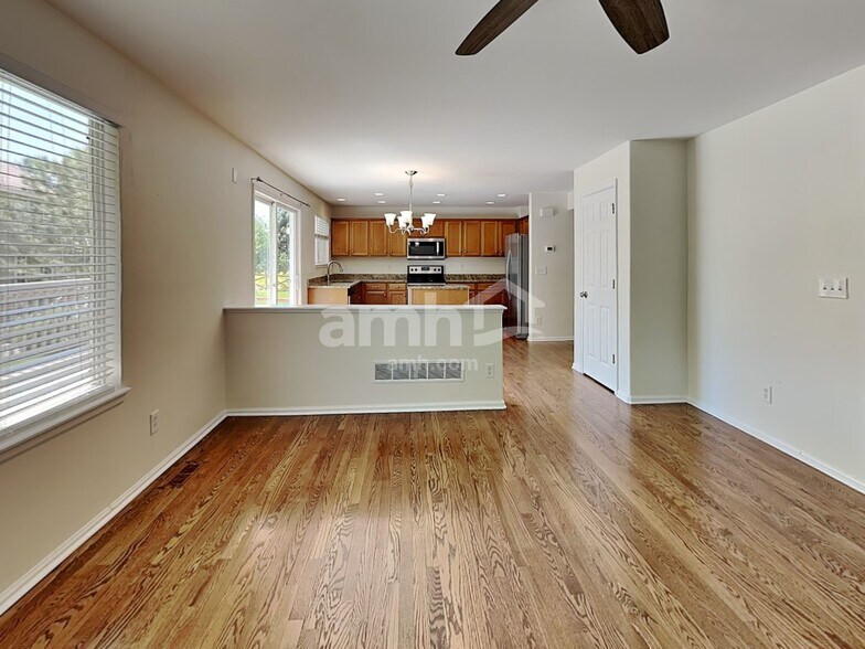 Building Photo - 11852 Altura St