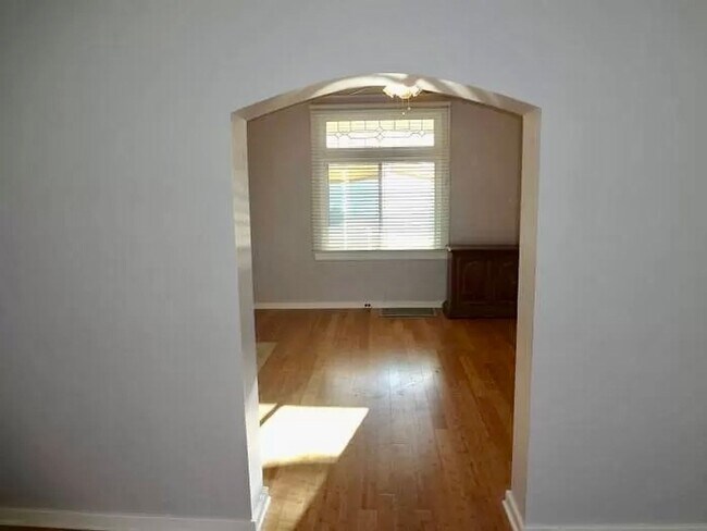 Building Photo - 212 Republic St