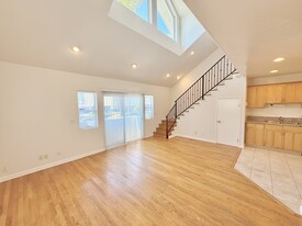 Building Photo - 1306 Electric Ave
