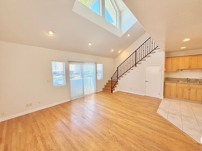 Building Photo - 1306 Electric Ave