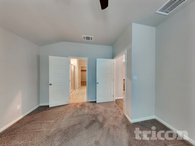 Building Photo - 5523 Shasta Pl