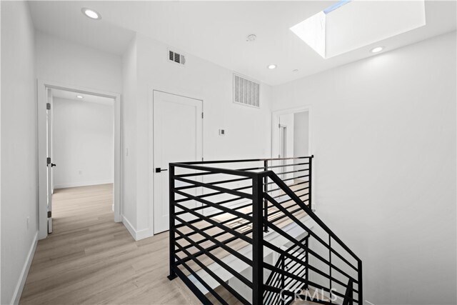 Building Photo - 642 N Boyle Ave