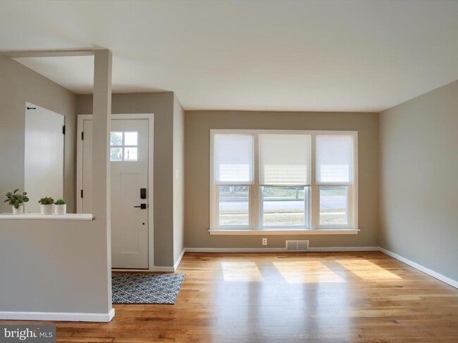 Building Photo - 1300 Strafford Rd