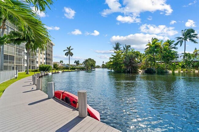 Building Photo - 3000 NE 16th Ave