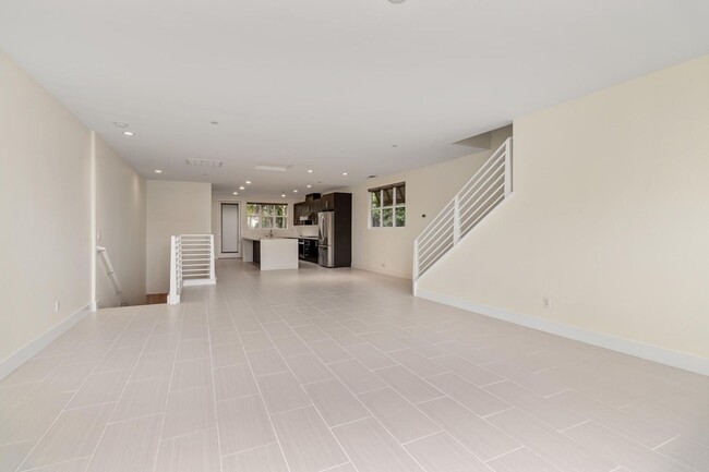 Building Photo - Stunning Coastal Rental in Encinitas!