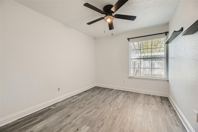 Building Photo - 4408 Molokai Dr