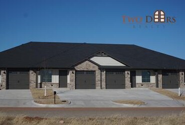 Building Photo - 439 Summit Ridge Dr