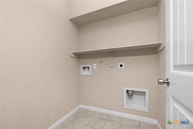 Building Photo - 481 Centinela St
