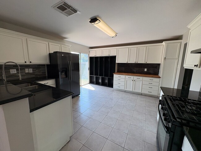 Building Photo - 7810 Maverick Trace Ln