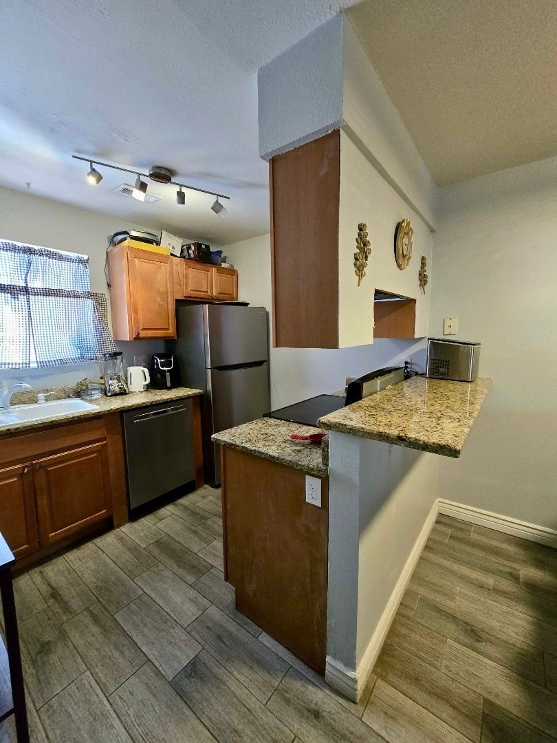 Kitchen - 2263 S Buckley Rd