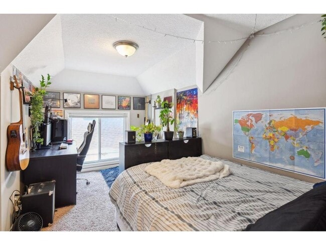 Building Photo - 3023 Dupont Ave S