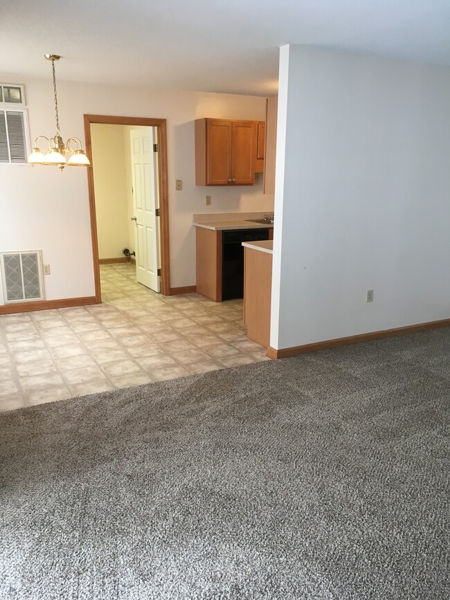 Family Rm looking to Dining Rm - 5332 Cider Mill Rd