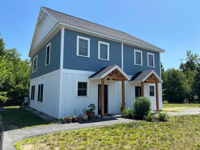 Building Photo - 11 Sunshine Cir
