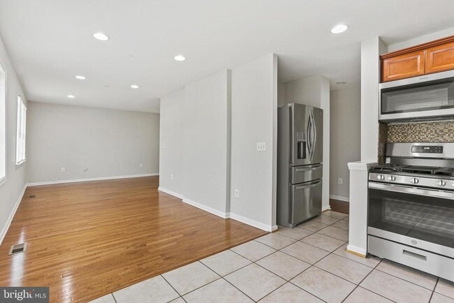 Building Photo - 1205 Whitman Dr