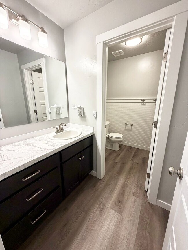 Building Photo - Stunning Nampa Home with RV Parking!